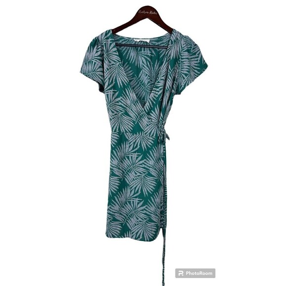 Audrey 3 1 Womens Size Medium Green Dress Wrap Sheer Tropical Flutter Sleeves U4 - Picture 1 of 12